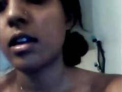 Wet pussy drips sexual juice upon dildo masturbation - Indian Porn Videos