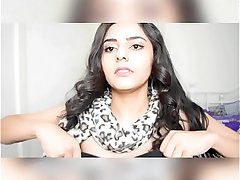 Pardesi girl cleavage